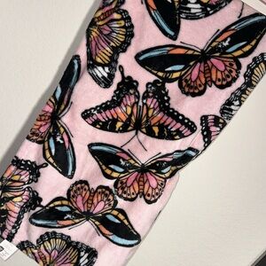NEW BETSEY JOHNSON BLANKET BUTTERFLY PINK THROW